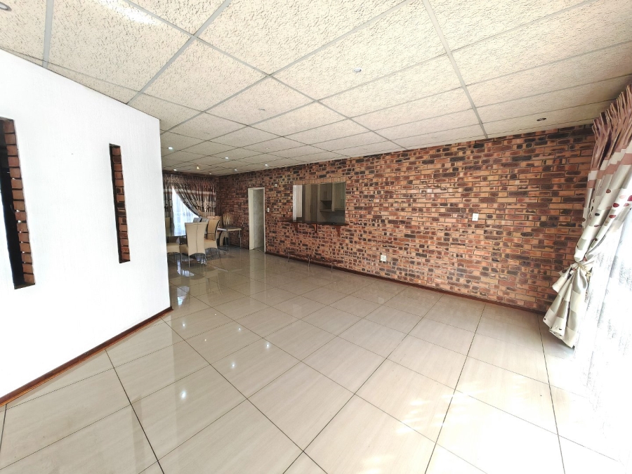 4 Bedroom Property for Sale in Universitas Ridge Free State